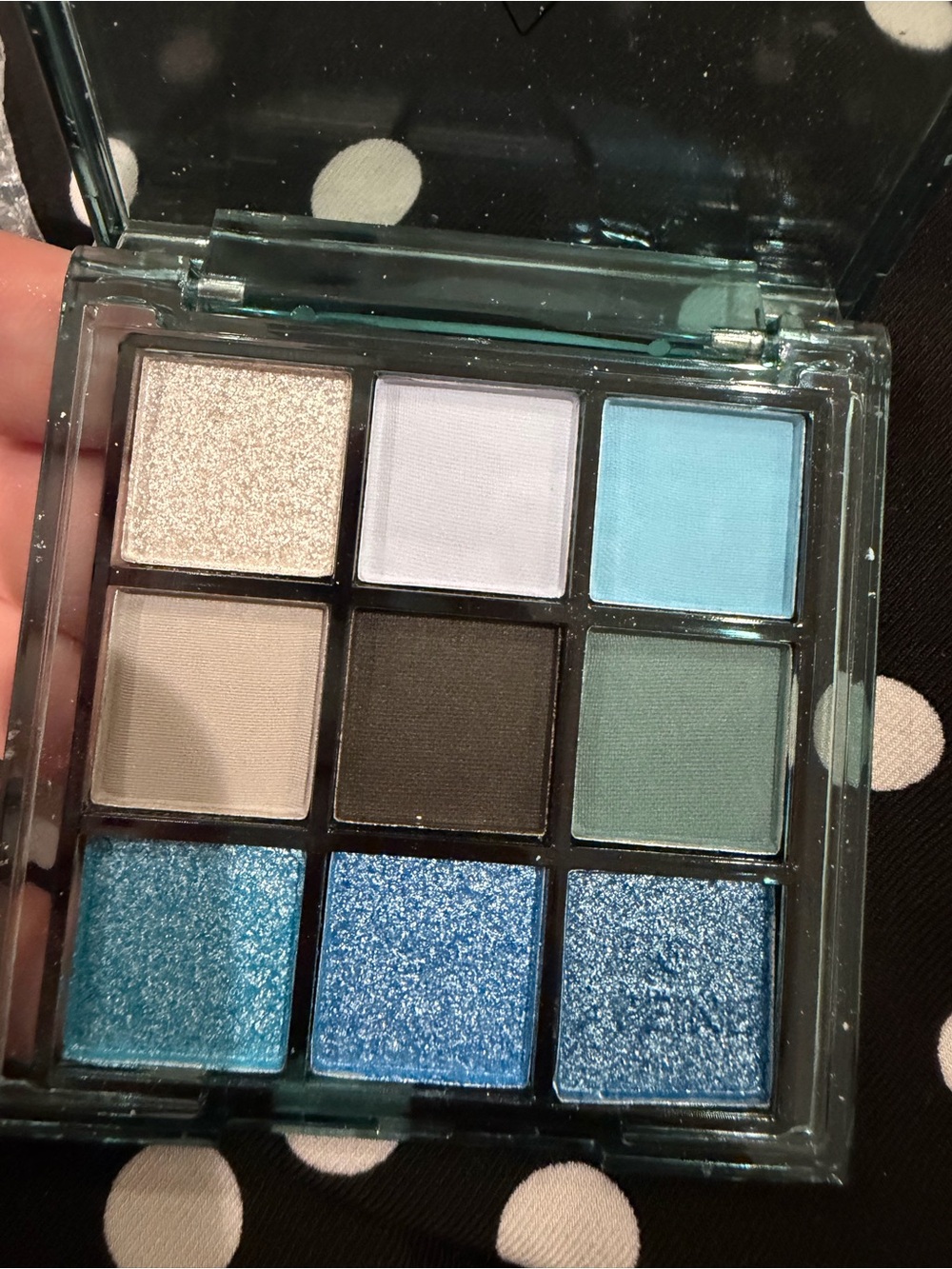 New Blue Tones Eyeshadow Palette - Multi-Blue Shades